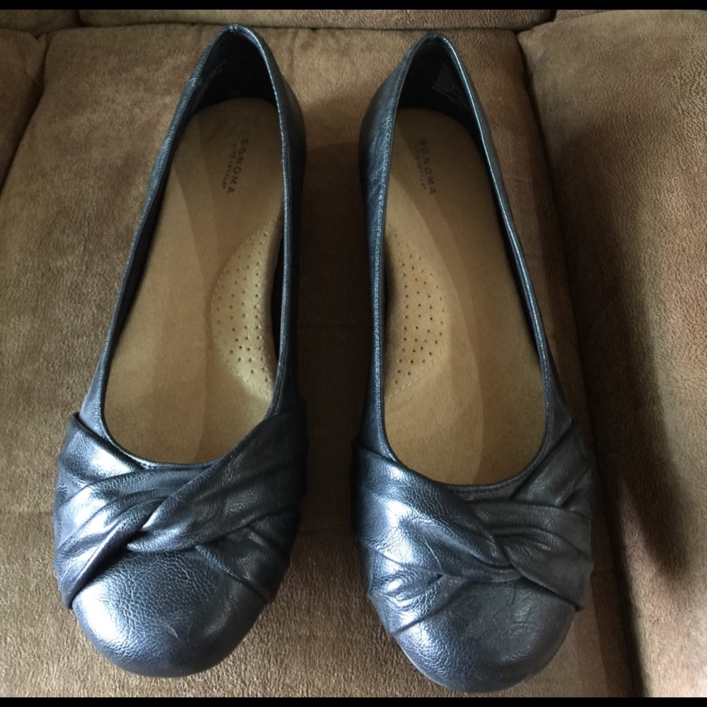 Black flats