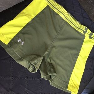 Green under armour compression shorts