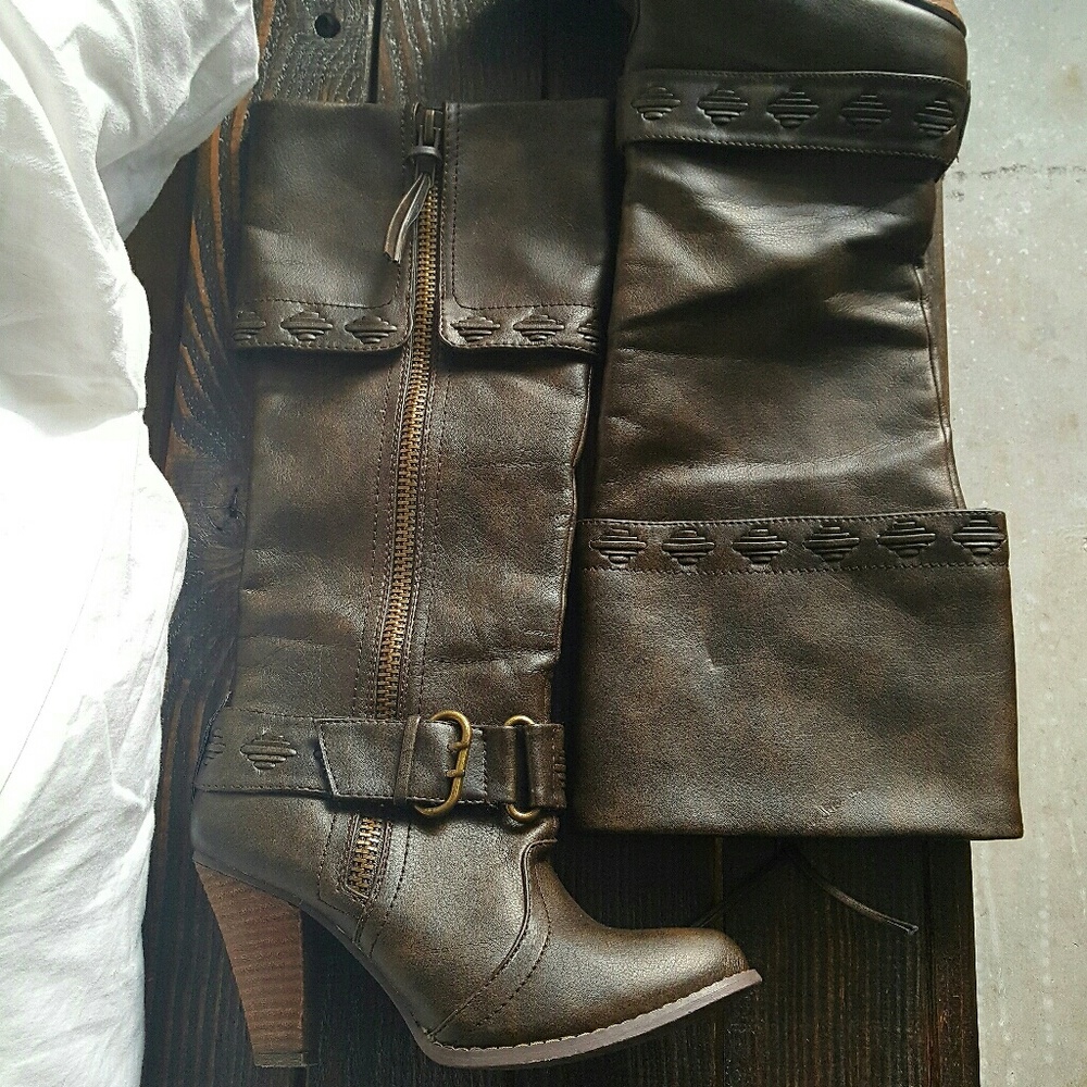 Not Rated Brown boots!!