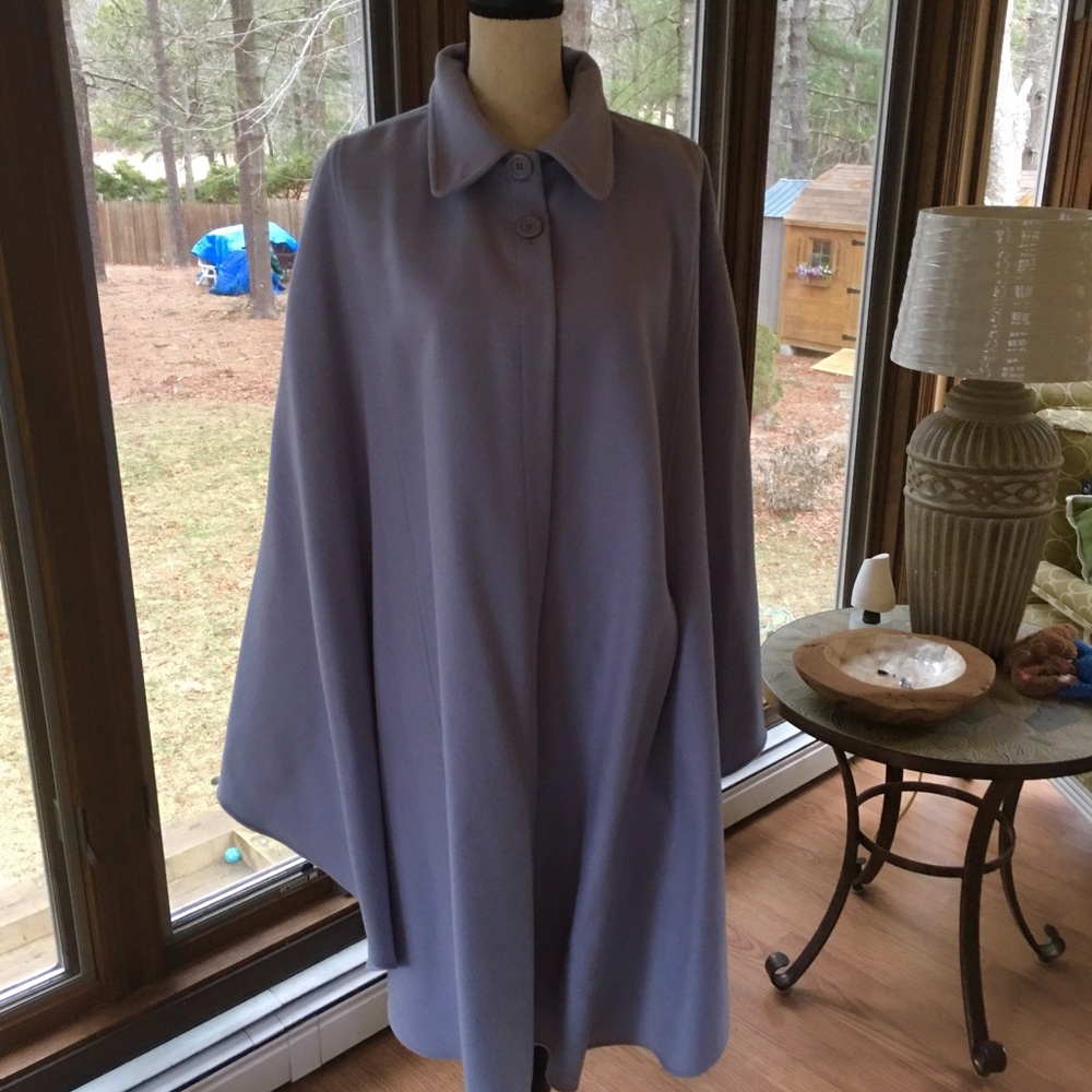 SOLD!!!  Evan-Picone Spring Cape