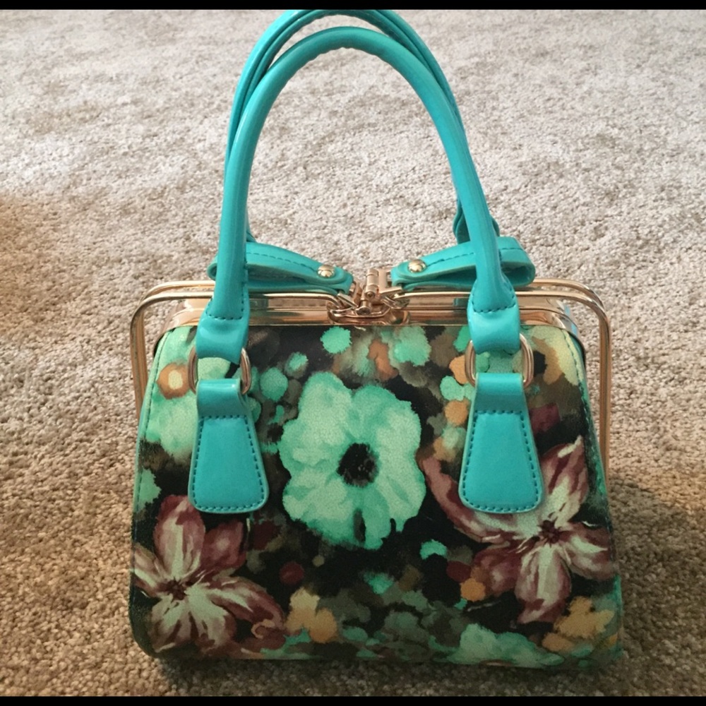 Beautiful fashion hand bag