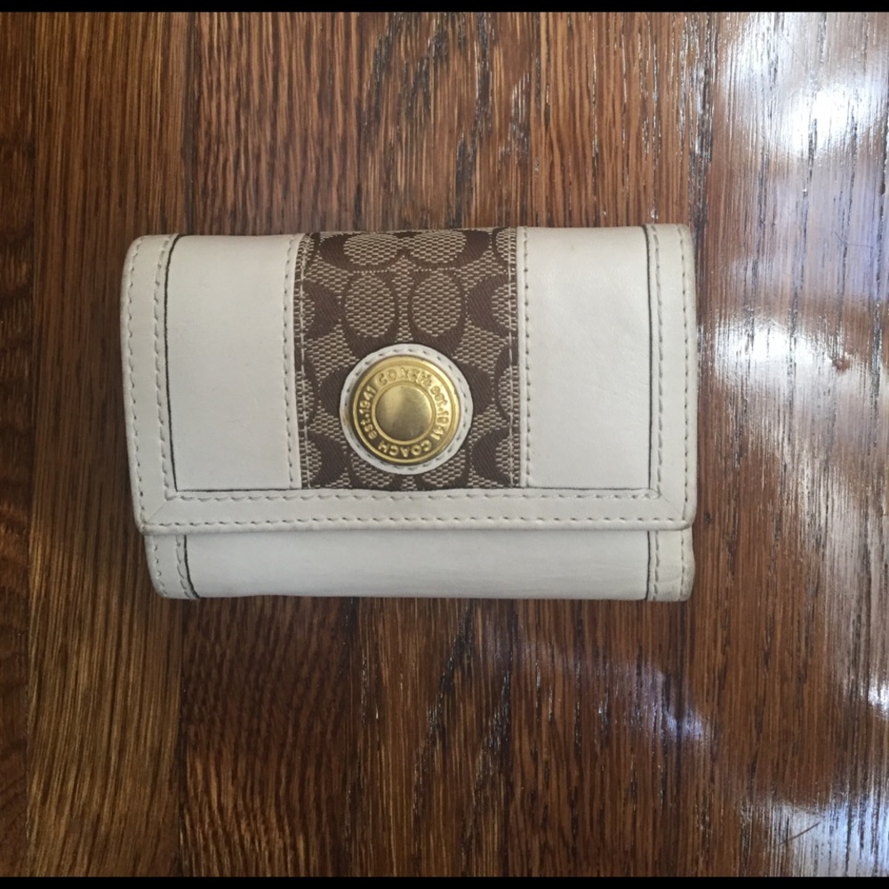 White leather small coach wallet with C logo