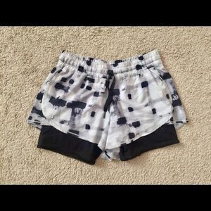 Lululemon Hotty Hot Short