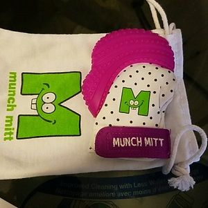 Munch mitt