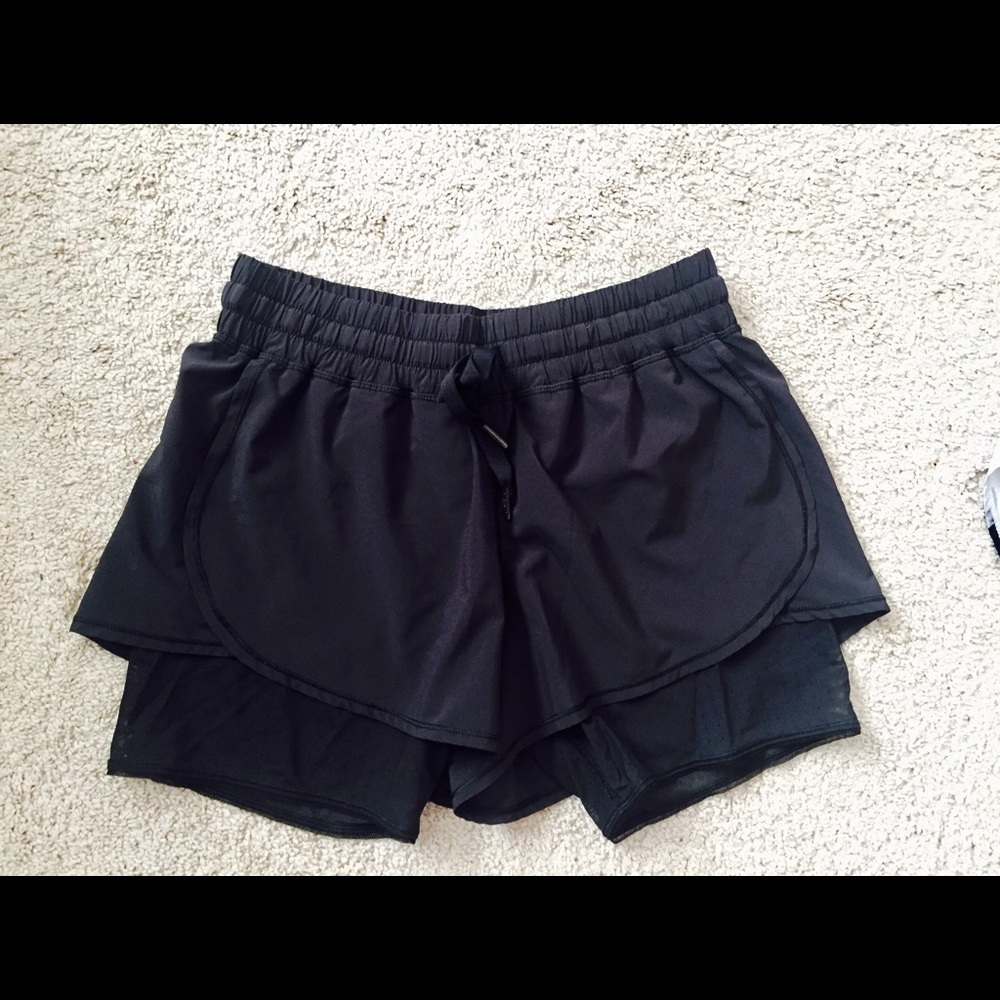 Lululemon Hotty Hot Short