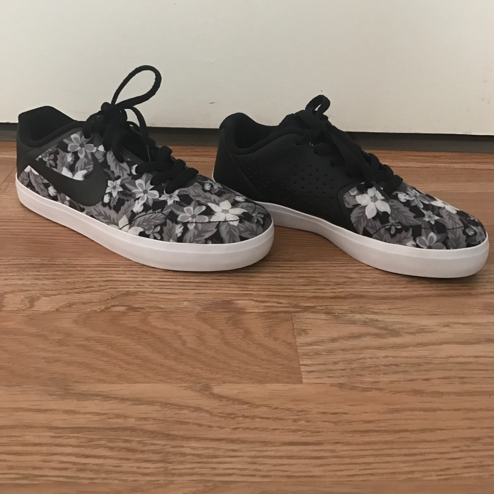 Awesome Nike P Rod Floral Youth Shoes