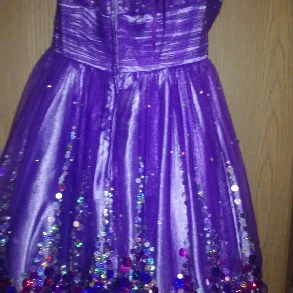 Dress - Picture 2 of 3