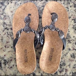 Kenneth Cole Reaction Jeweled Thong Sandals 6M