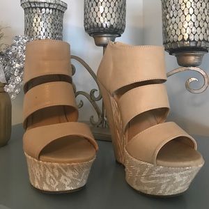 Wedge shoes