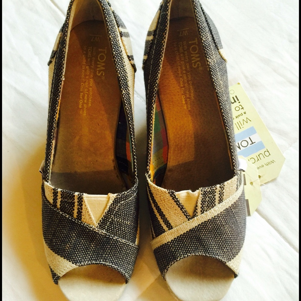 Toms Wedge Shoes