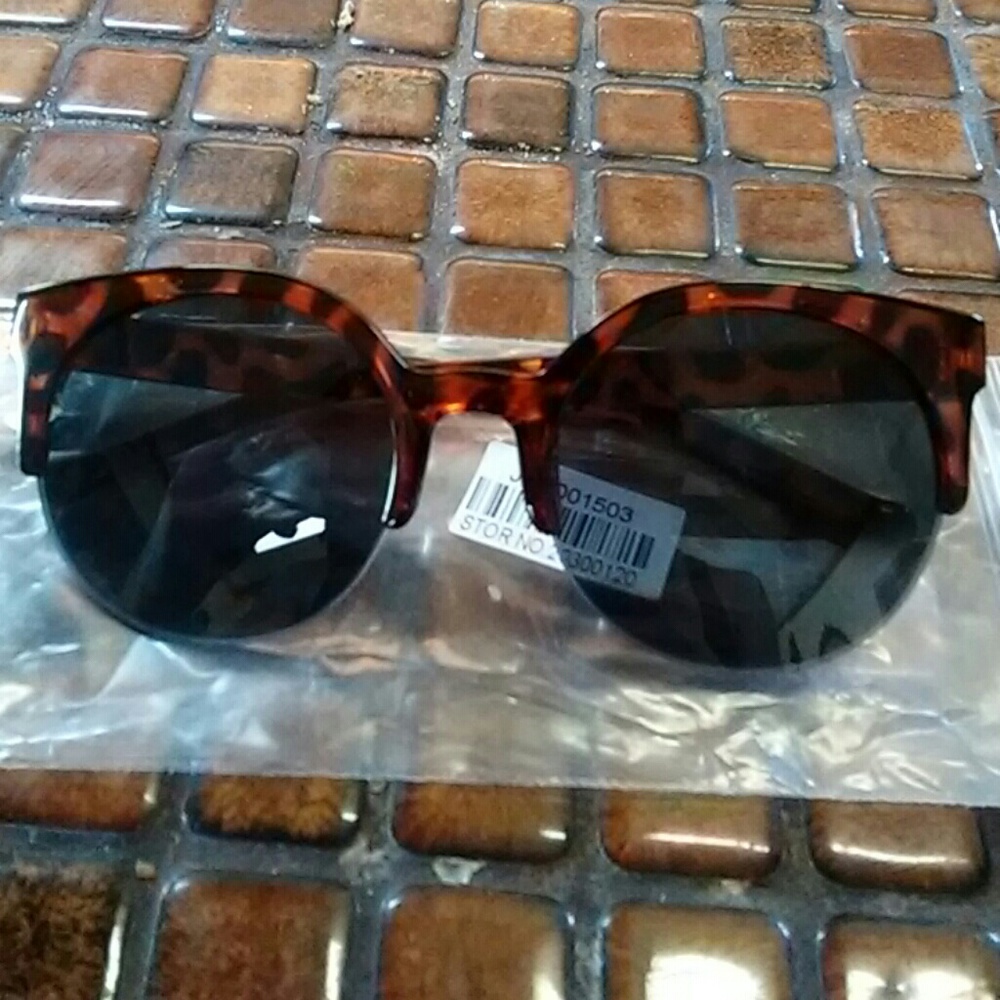 Fashion shades ?? cheetah print.
