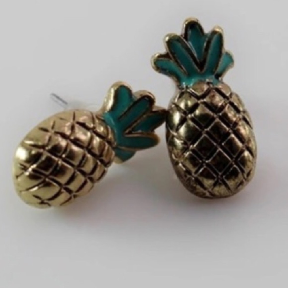 🍃Vintage pineapple studs🍃