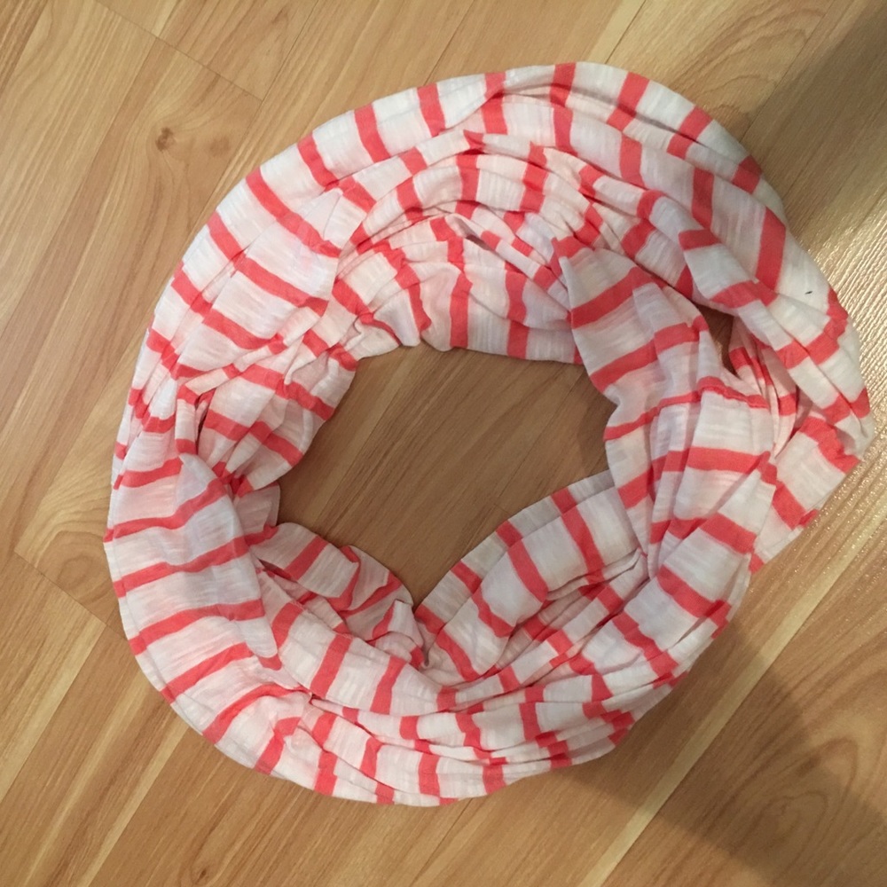 Infiniti scarf