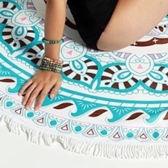 BEACH THROW, BEACH TOWEL/WRAP - Picture 6 of 8