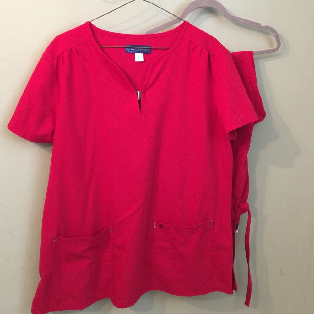 Koi Sapphire size L Scrub Set Red.  Softest scrubs