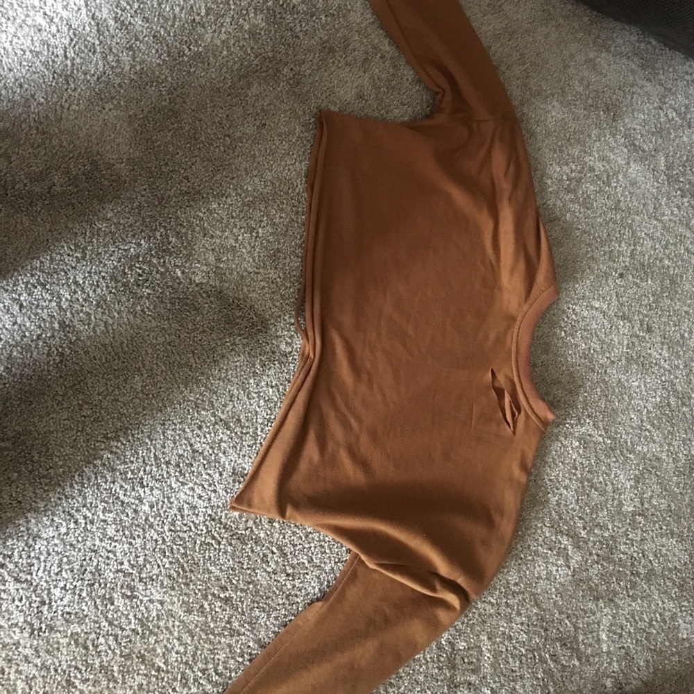 Distressed crop top long sleeve