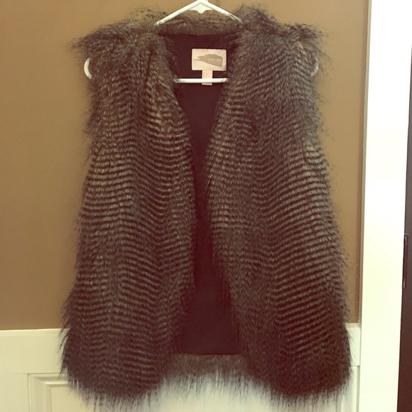 Forever 21 Jackets & Blazers - Forever 21 Fur Vest