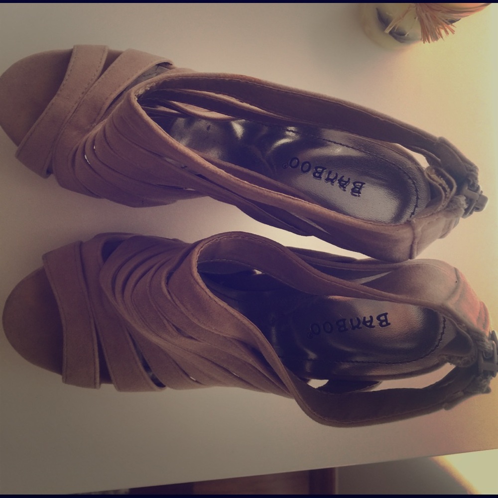 Size 7 heels Worn only once!