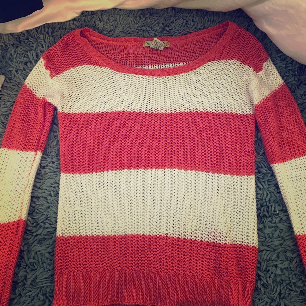 Coral and white loose knit sweater