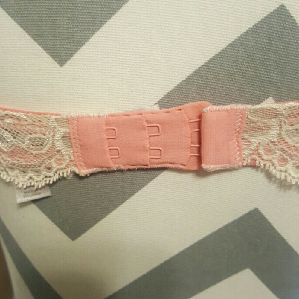 Perfect VS bra for Spring! - Picture 3 of 4