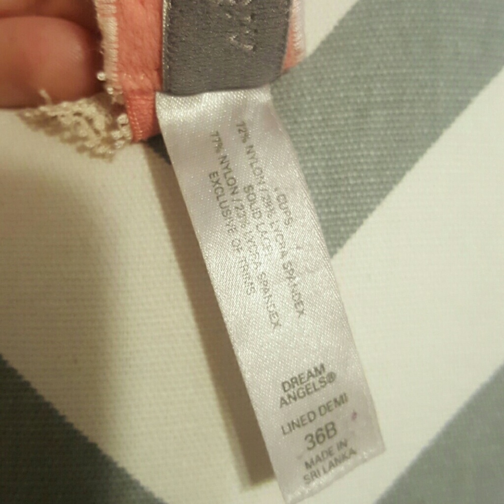 Perfect VS bra for Spring! - Picture 4 of 4