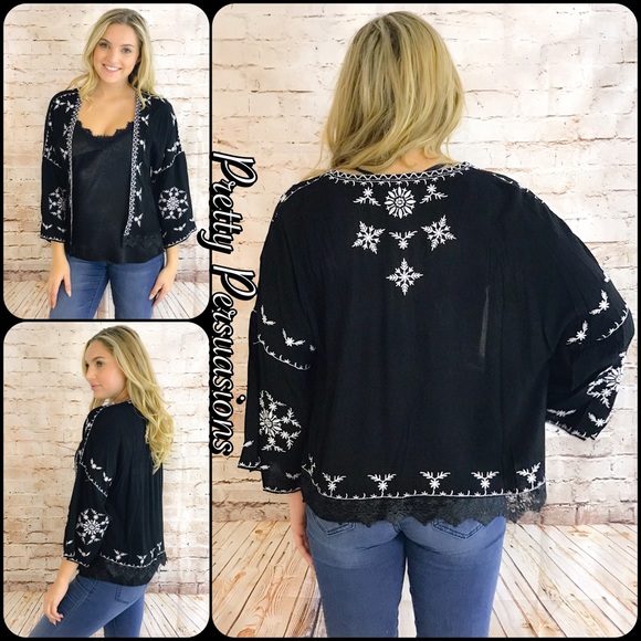 NWT Black & White Embroidered Kimono Cardigan - Picture 3 of 4