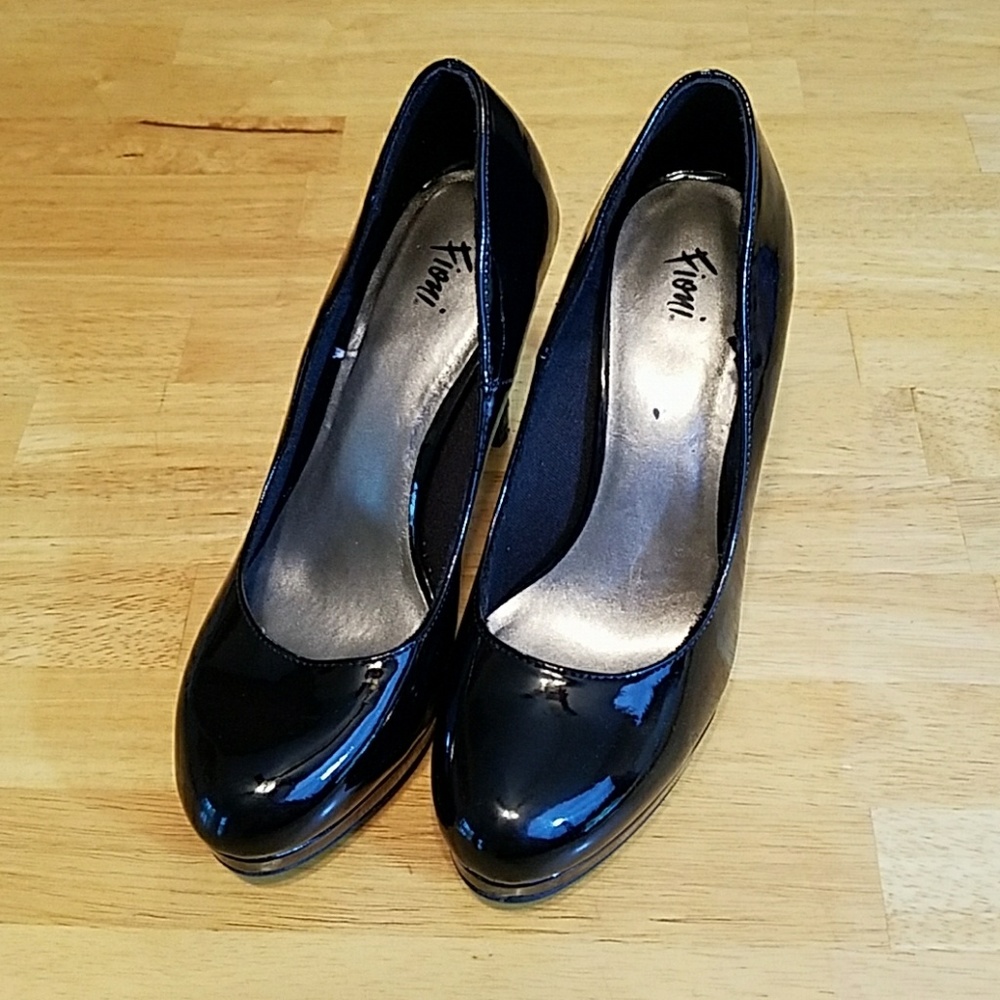 Adorable Black Fioni Pumps