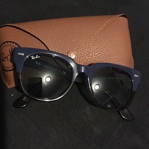 ✨Ray Ban brand new, never worn sunglasses! ✨