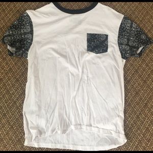 Retrofit bandana print pocket t-shirt