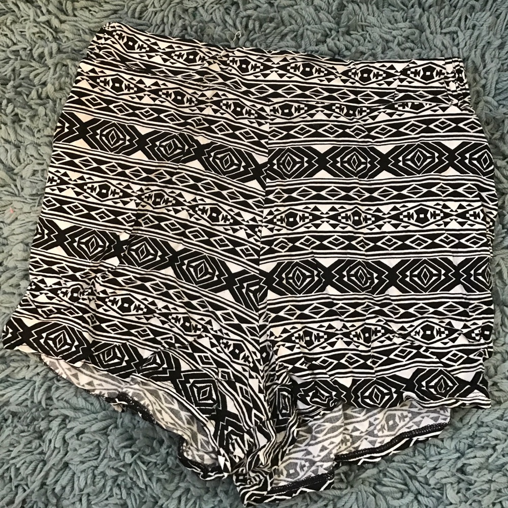 Tribal black and white shorts