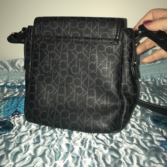 Calvin Klein Small Crossbody Bag - Picture 3 of 5