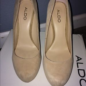 Like New Aldo Pumps
