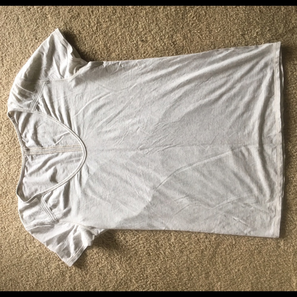 Lululemon t-shirt