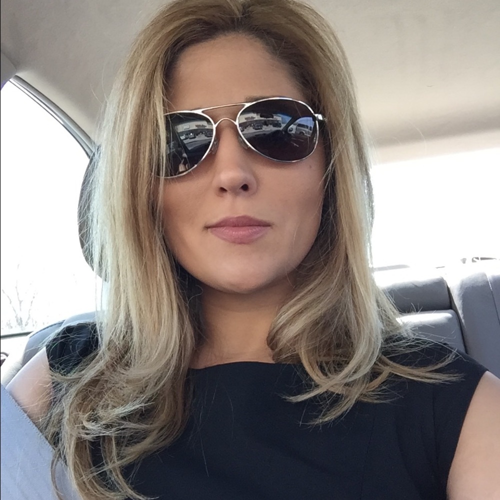 Meet your Posher, Esther