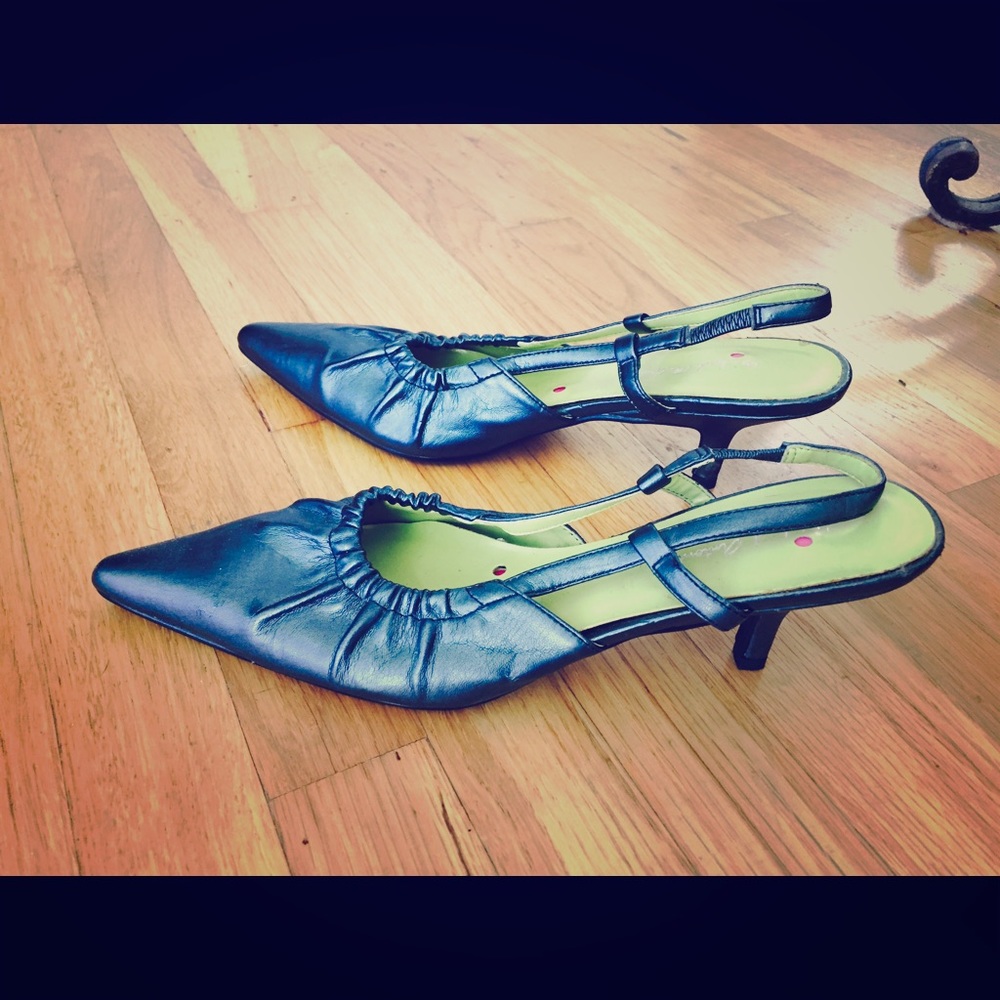 Kitten heels, dark blue, size 7.5.  Lightly worn.