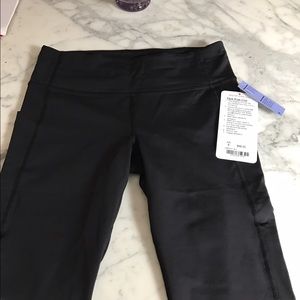 NWT Lululemon Pace Rival Crop pants size 6 black
