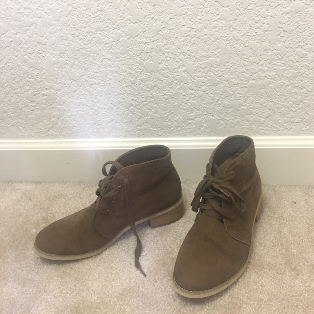 Brown boot