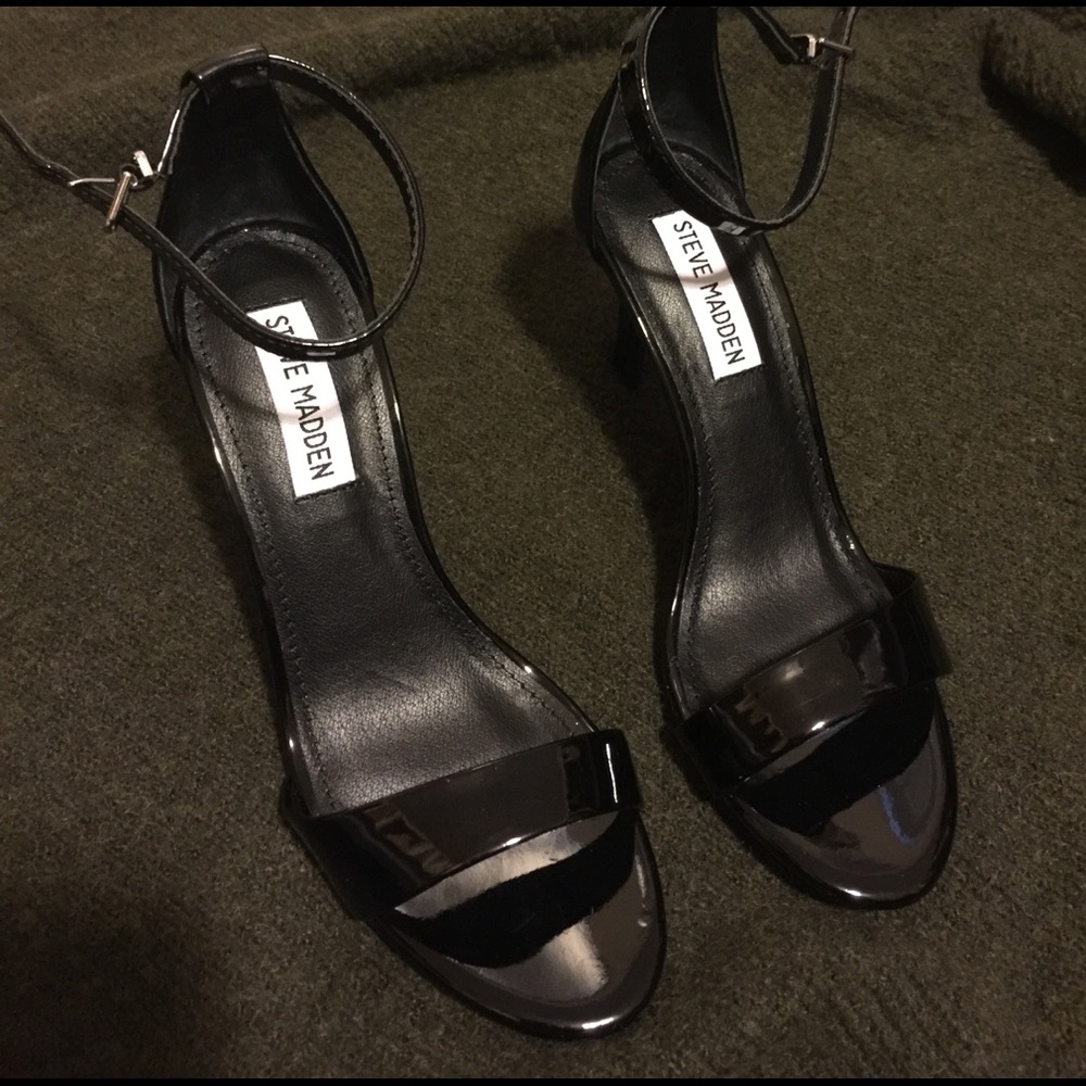Sold ‼️Steve Madden Fantsie ankle strip heels❌