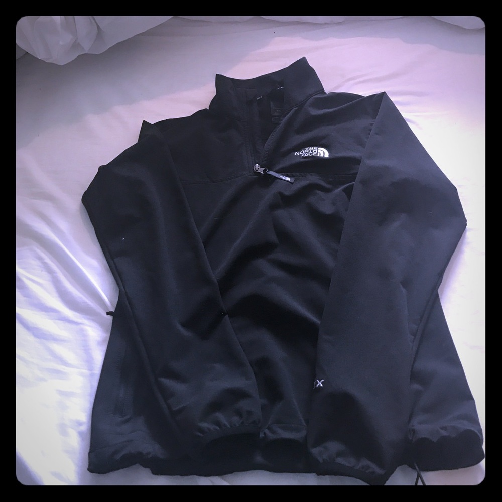 Black north face pullover