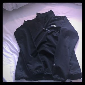Black north face pullover