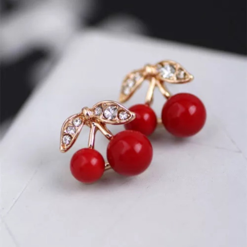 🍒Beautiful cherry stud💫earrings🍒 - Picture 2 of 5