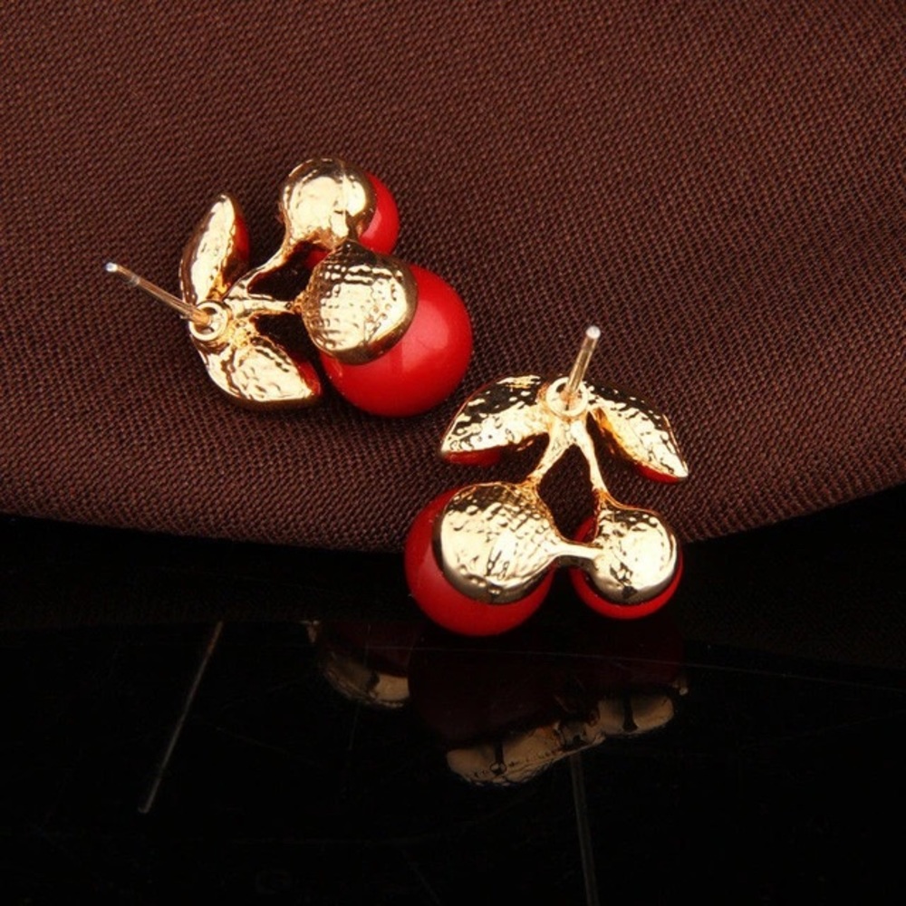 🍒Beautiful cherry stud💫earrings🍒 - Picture 3 of 5