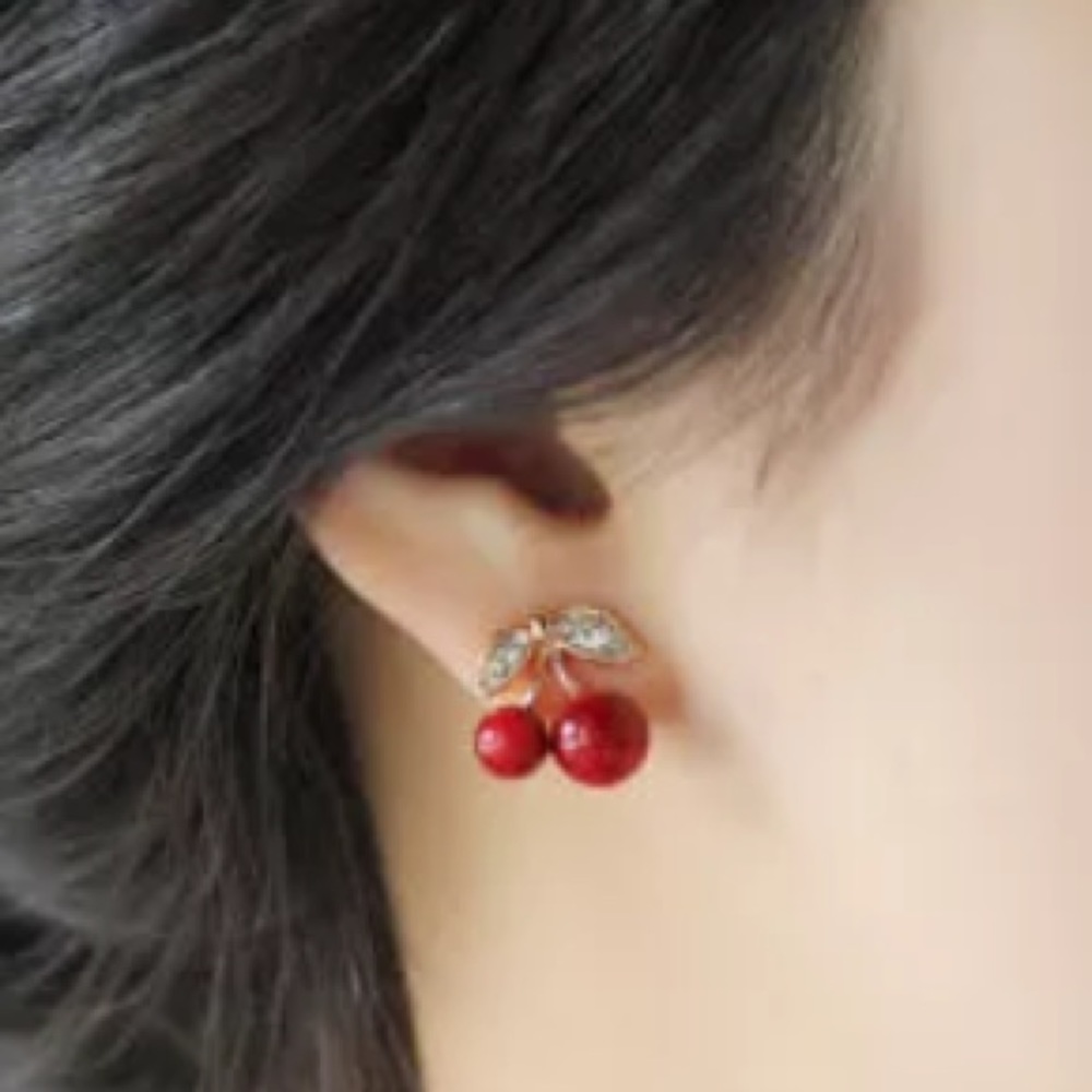 🍒Beautiful cherry stud💫earrings🍒 - Picture 4 of 5