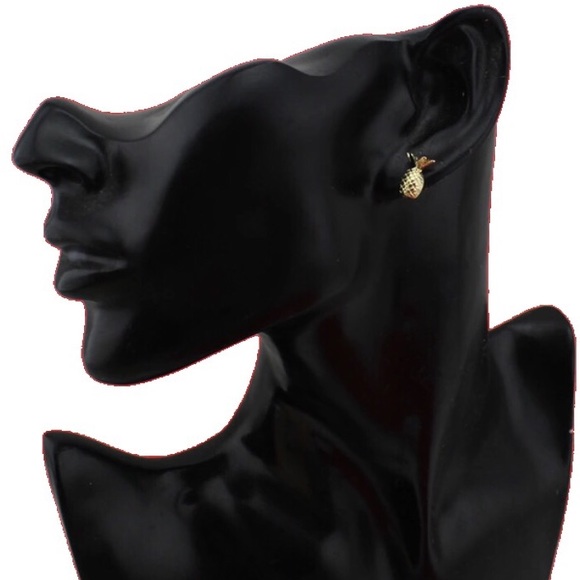 🆕 Silver Pineapple Earring Studs - Picture 3 of 3