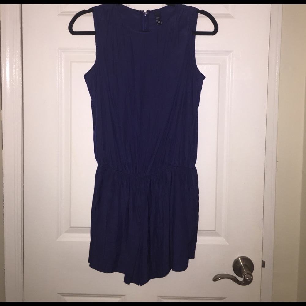 Gap navy blue romper with pockets