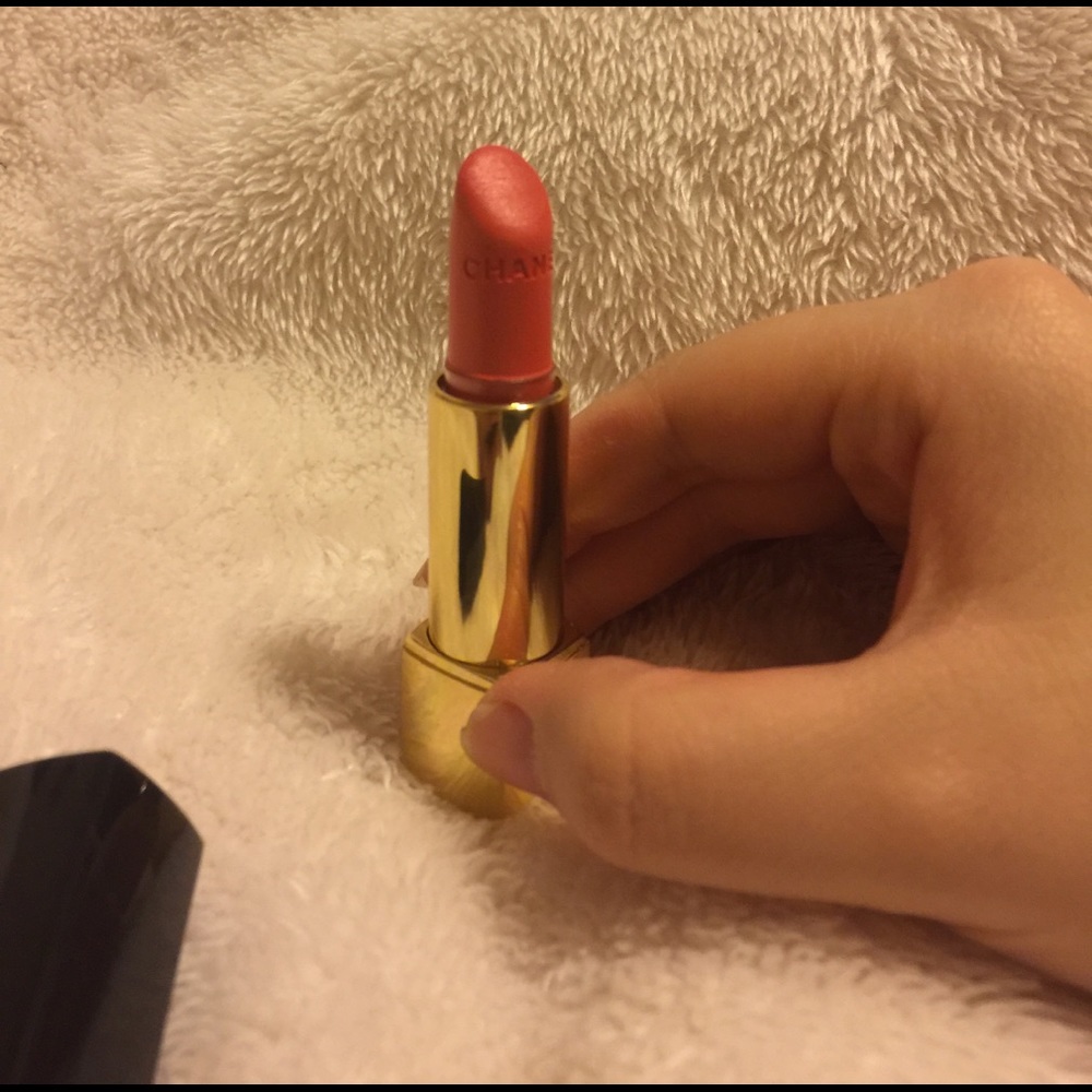 Chanel Rouge Allure Lipstick #étonnante