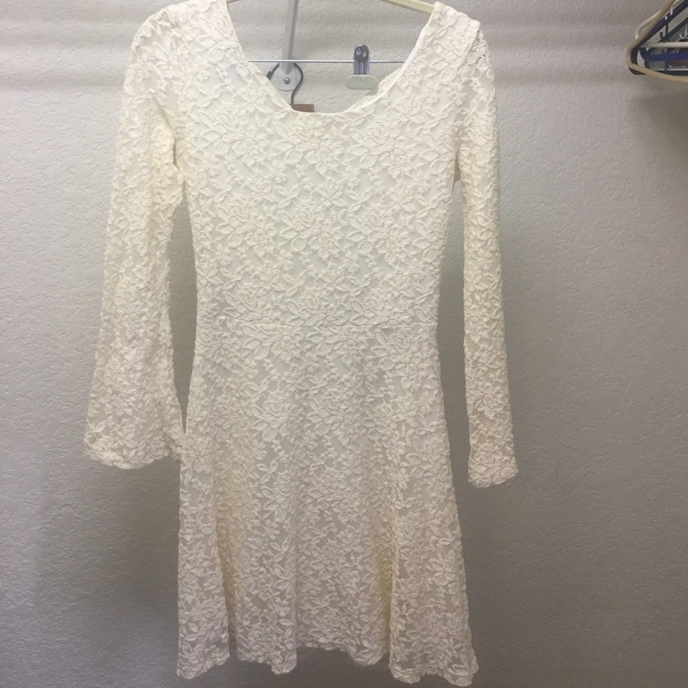 Cream Lace long sleeve dress