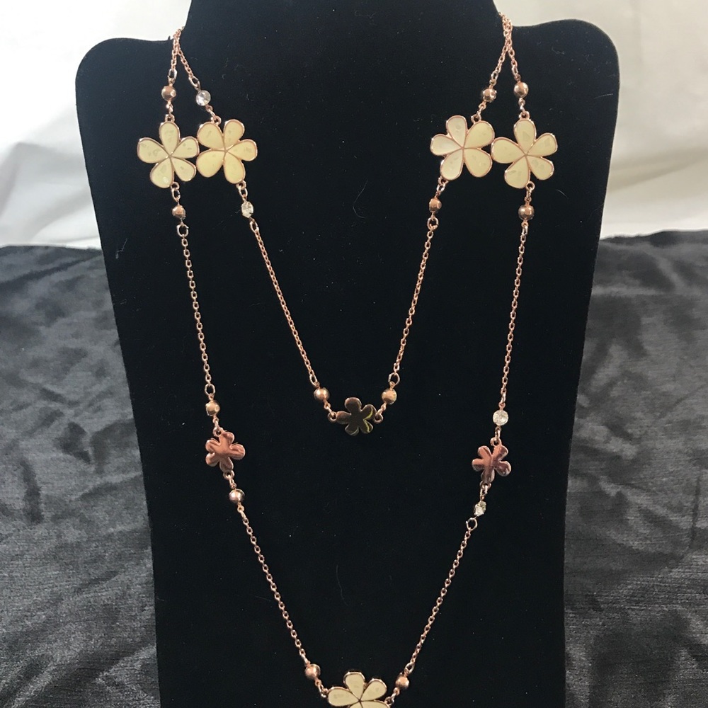 NEW Rose Gold Floral Necklace