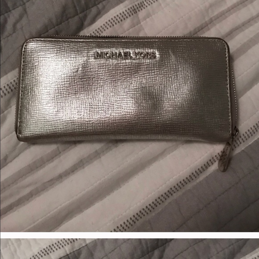 Michael kors silver wallet