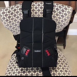 Baby Björn Baby Carrier in Black EUC!